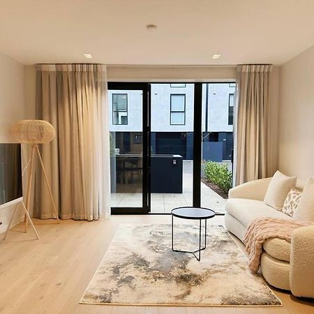 Appartamento Black-Luxe Living In The Heart Of City Christchurch Esterno foto