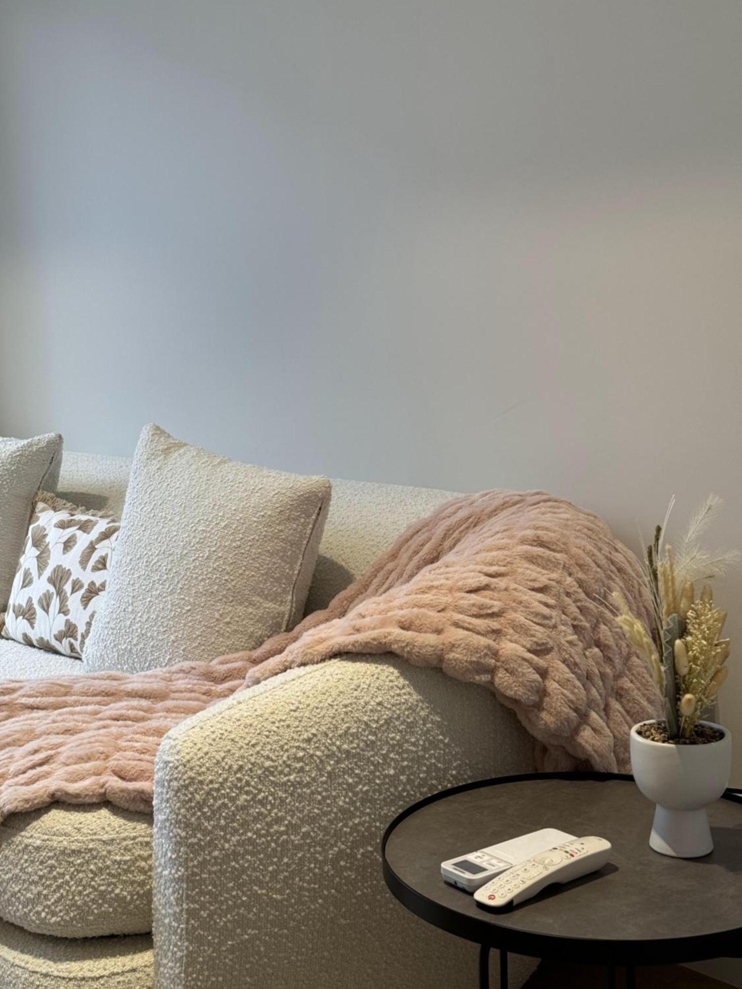 Appartamento Black-Luxe Living In The Heart Of City Christchurch Esterno foto