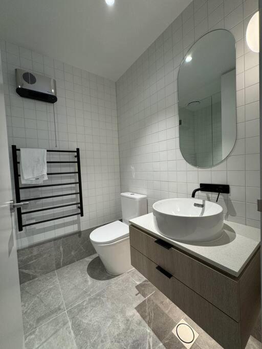 Appartamento Black-Luxe Living In The Heart Of City Christchurch Esterno foto