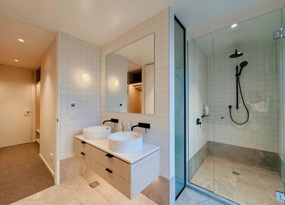 Appartamento Black-Luxe Living In The Heart Of City Christchurch Esterno foto